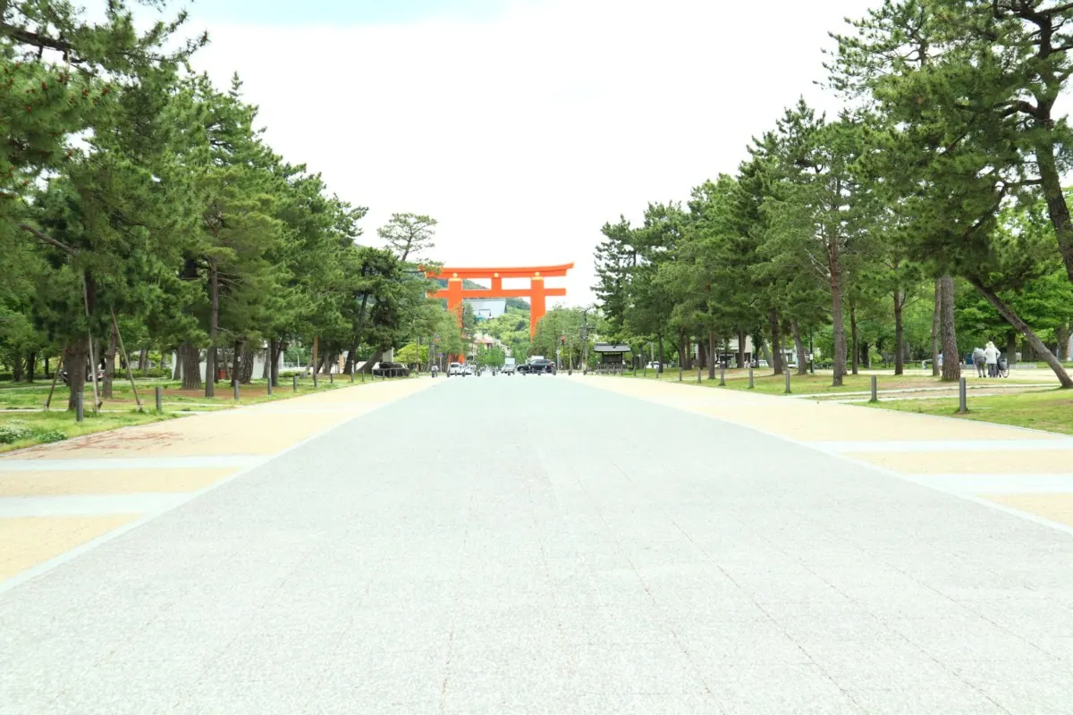 平安神宮|幕末の動乱後に創建された、上質な異空間に惹かれる宮殿の画像5