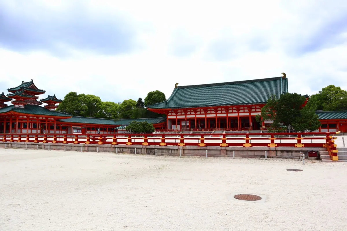 平安神宮|幕末の動乱後に創建された、上質な異空間に惹かれる宮殿の画像4