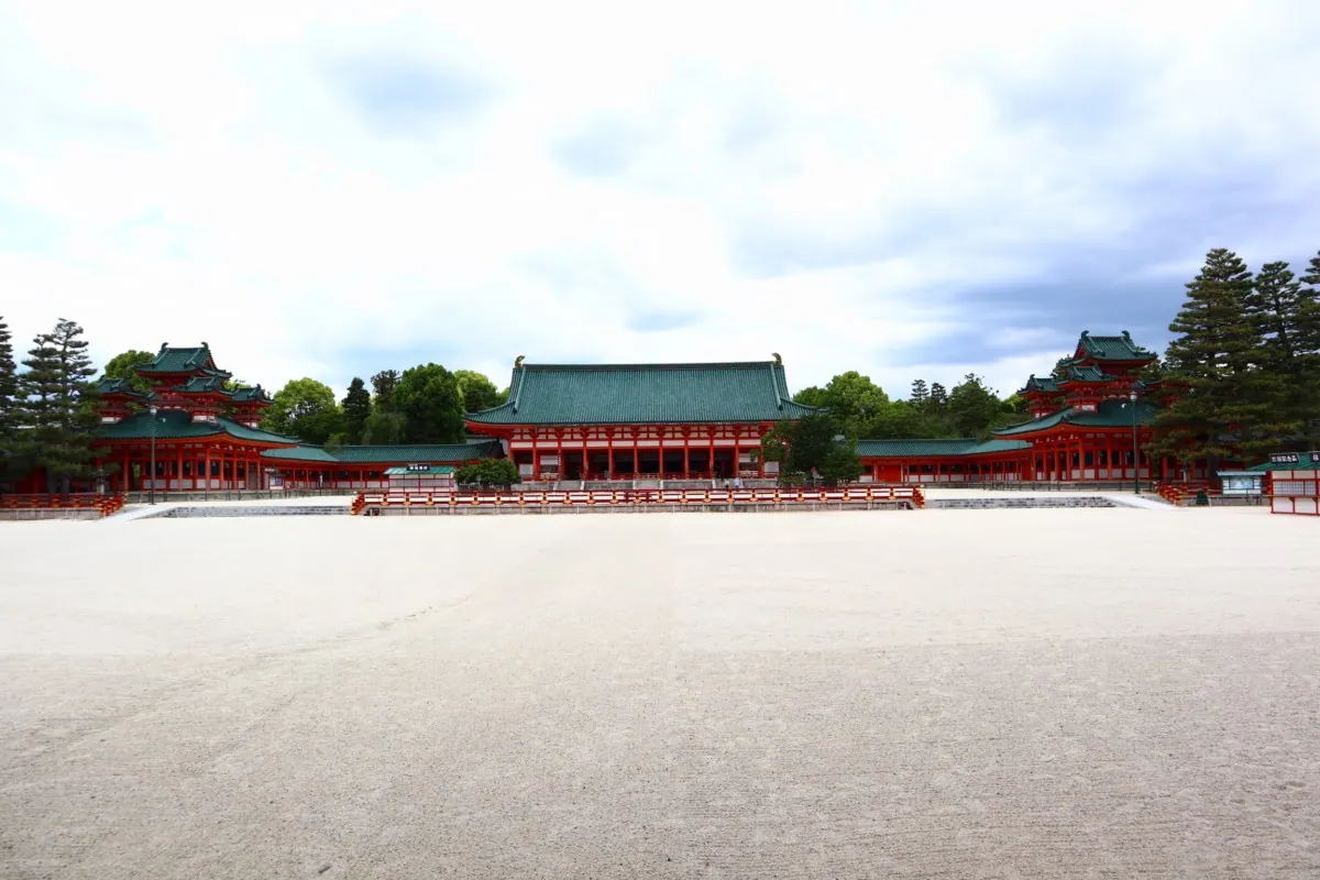 平安神宮|幕末の動乱後に創建された、上質な異空間に惹かれる宮殿の画像2