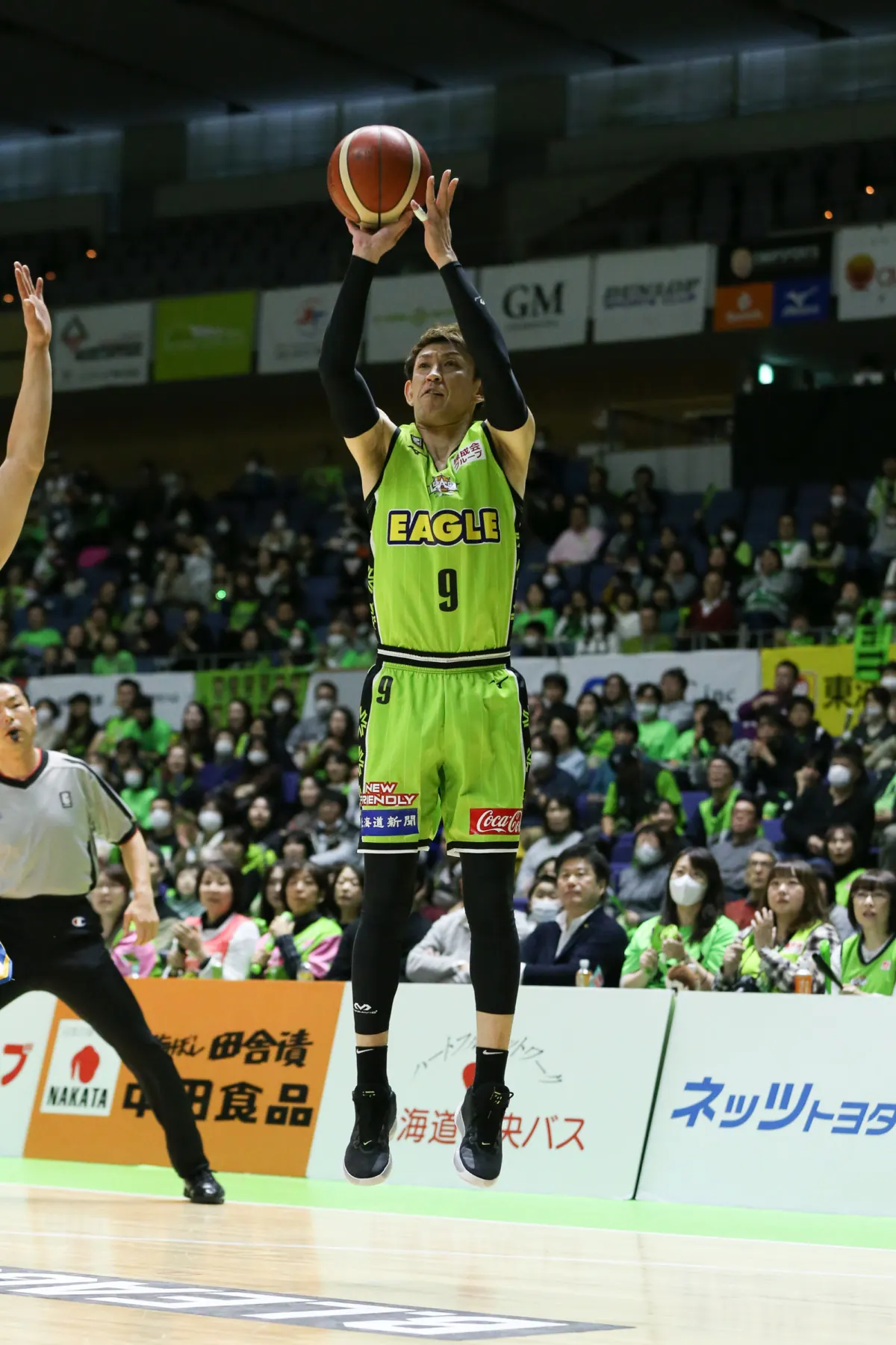 折茂武彦（レバンガ北海道）に功労賞。49歳で引退のレジェンドへ｜2019-20年BリーグB１