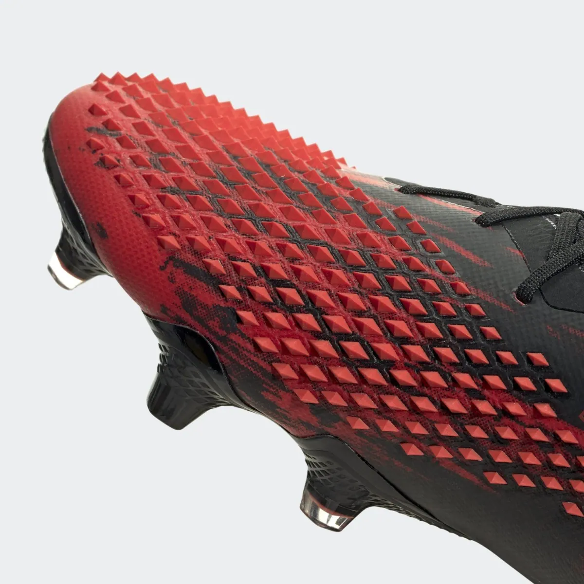 adidasプレデター20｜異次元コントロールスパイクのローカットモデルが登場の画像2