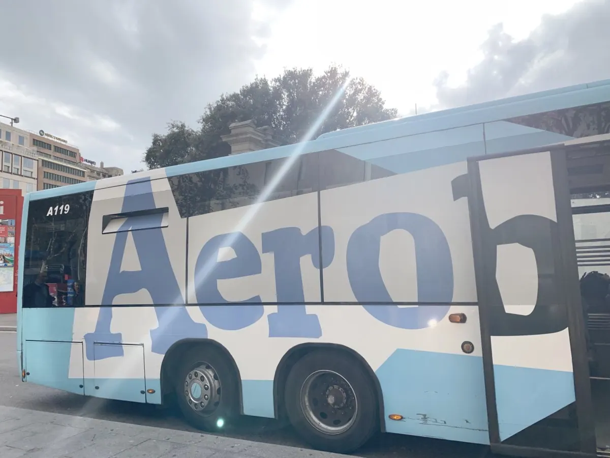 カタルーニャ広場|バルセロナ市民と観光客が立ち止まる重要スポットの画像2