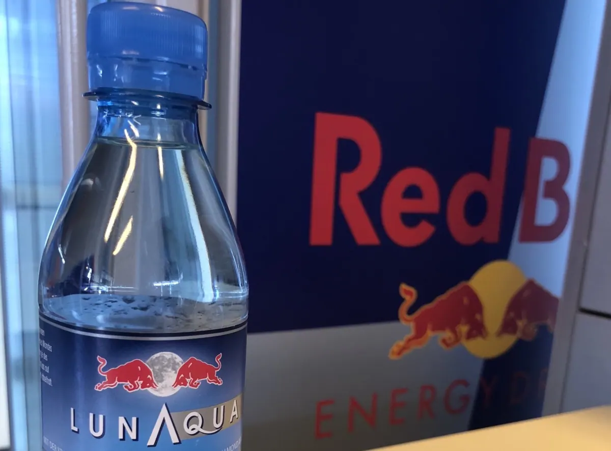 「LUN AQUA」レッドブルの神秘的な天然水に秘められたパワーとは