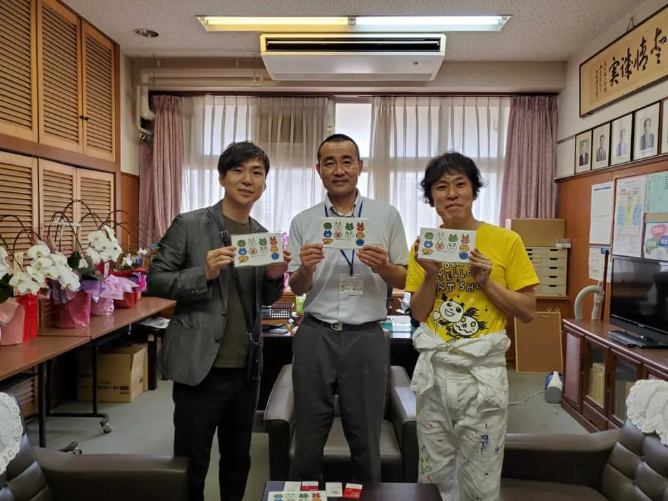 T&J Solutionsが1300人の子供たちにオリジナル・マスクケースを贈っの画像2