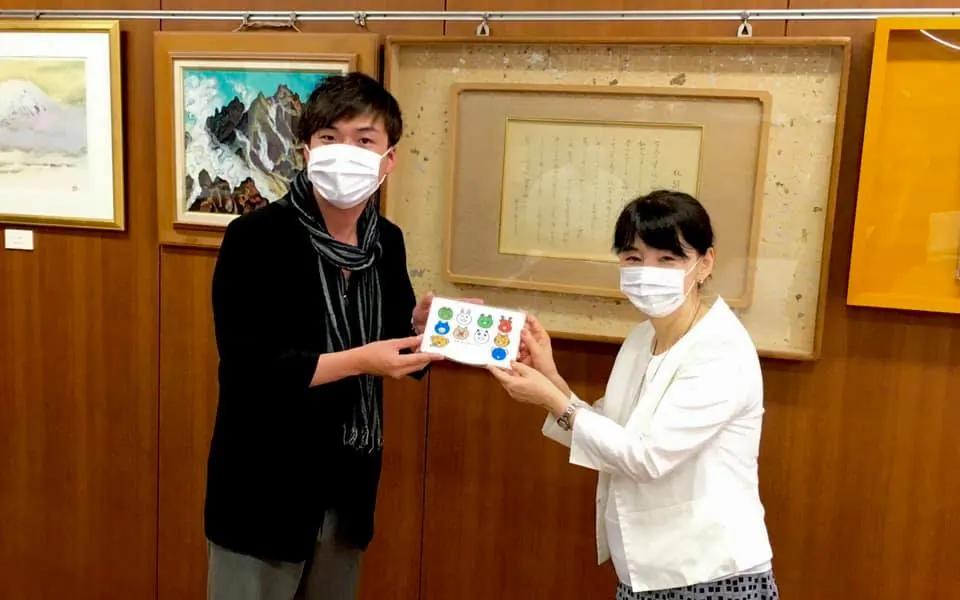 T&J Solutionsが1300人の子供たちにオリジナル・マスクケースを贈っの画像5