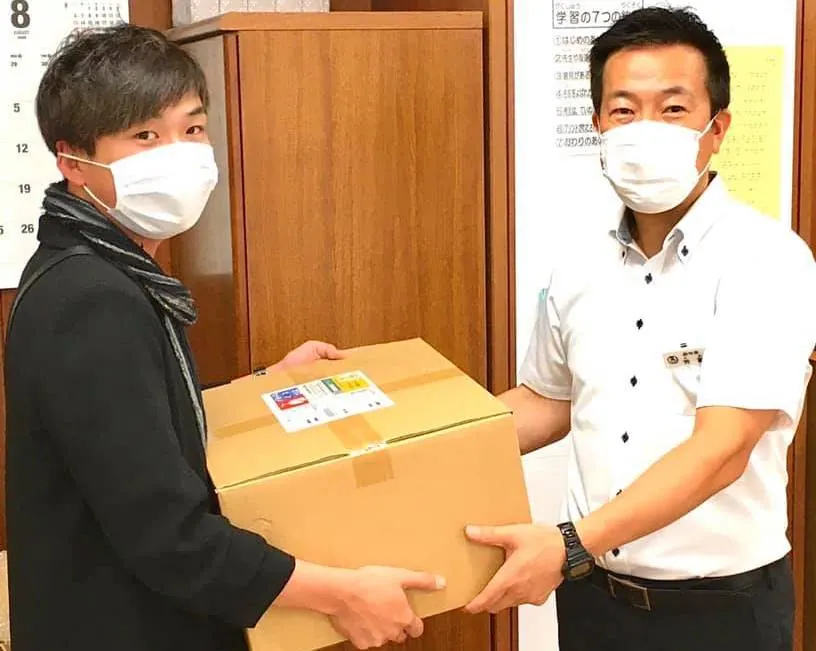 T&J Solutionsが1300人の子供たちにオリジナル・マスクケースを贈っの画像6