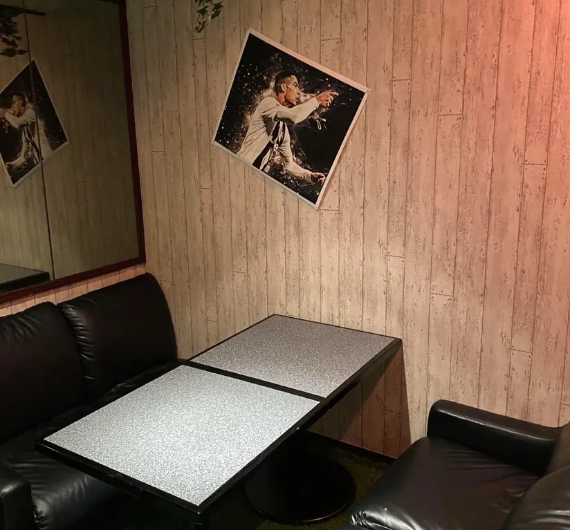 喫茶ラボーナ|魅力的な出会いが続々と生まれる不思議なダイニングバーの画像5