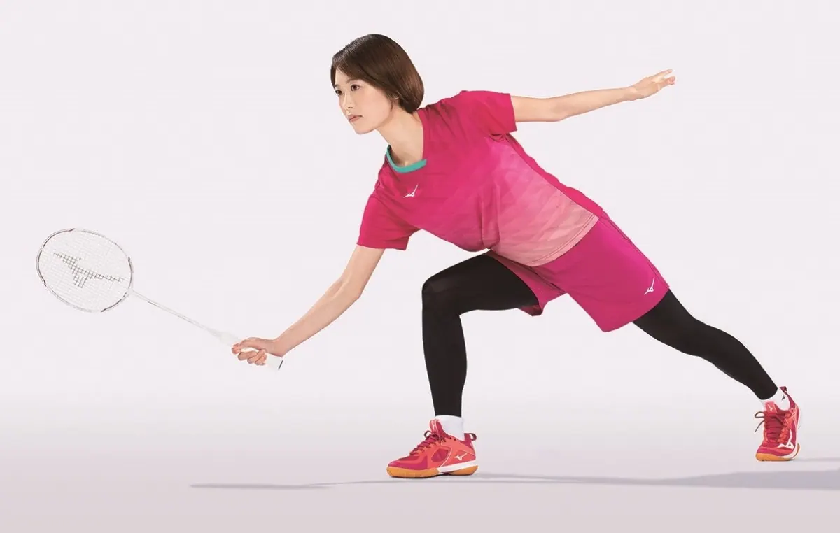 業界初！ミズノがバドミントンプレーヤー専用のアシストタイツを開発