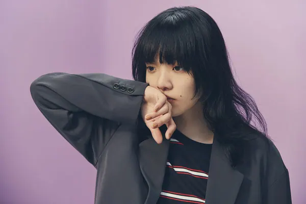 あいみょん 新アルバム『おいしいパスタがあると聞いて』タワレコ限定のTシャツを公開