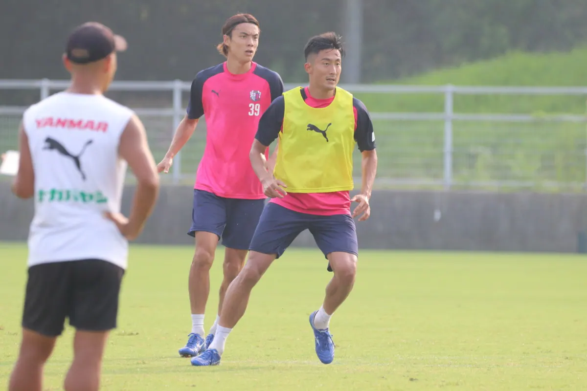 都倉賢が考える自身の役割は、「相手のラインを下げるプレーとボールを収めること」