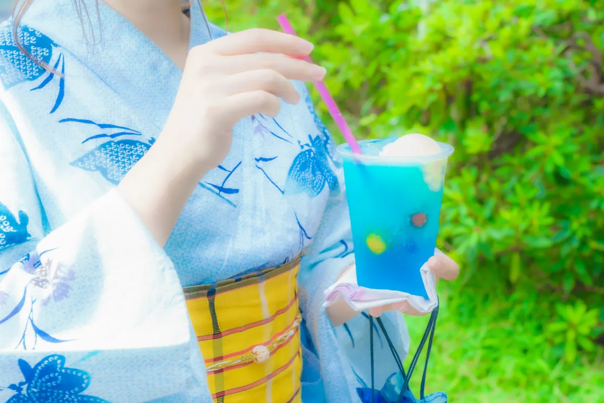 日本酒・米屋 蔵バル梅田｜話題の“日本酒クリームソーダ”で夏を再発見！