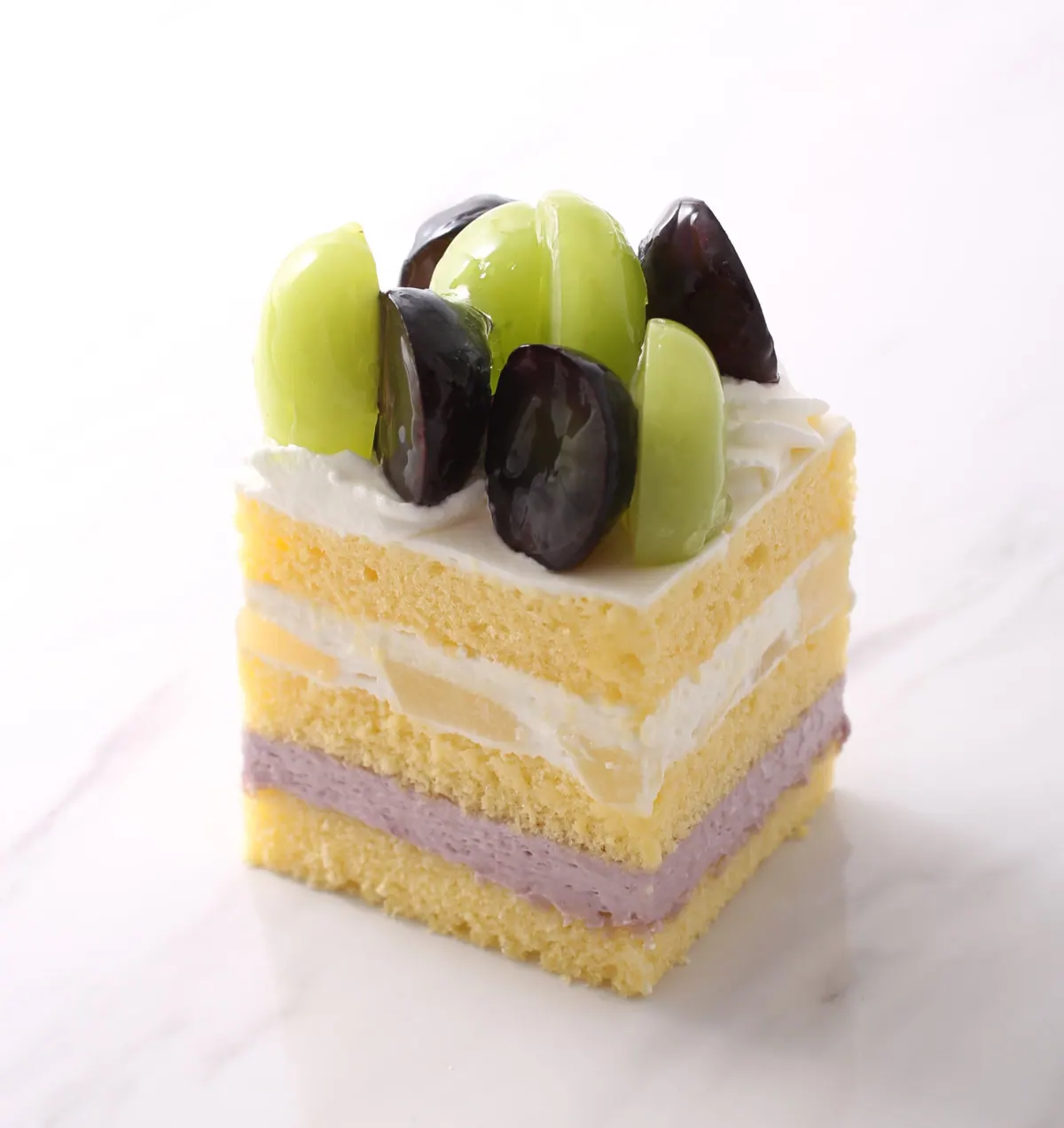 神戸アンテノール生クリーム&フルーツたっぷりのショートケーキが魅力♫の画像3