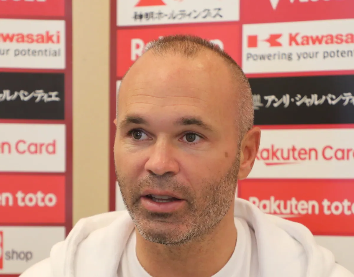 イニエスタ(神戸)、三浦新監督体制の下「一丸となって戦っていきたい」