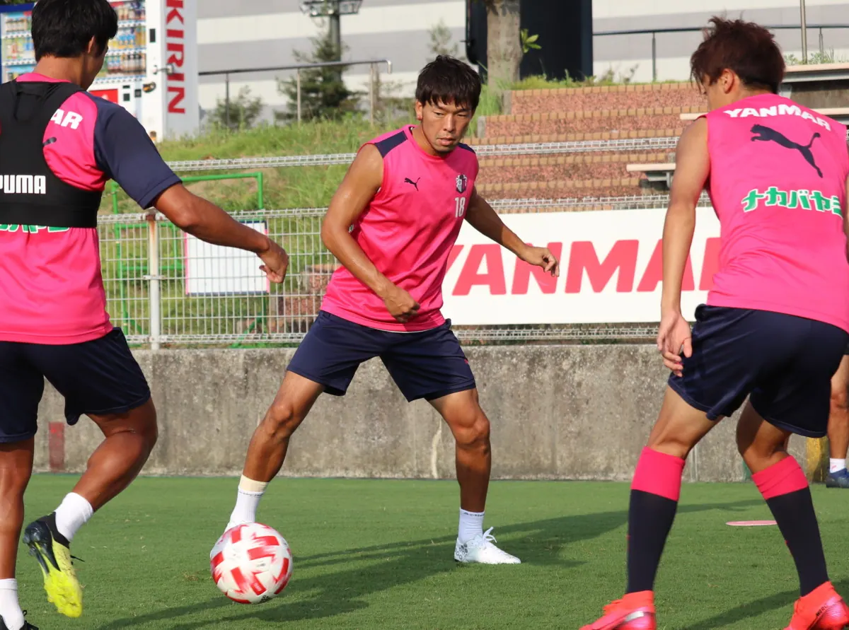 鈴木孝司(C大阪)が高校の大先輩「中村俊輔」と対戦して話したこと