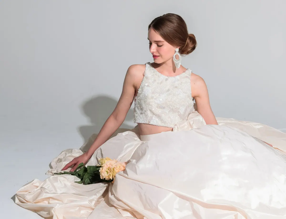 【TAKAMI BRIDAL】テーマは香り。彩り豊かな新作ドレスをラインアップ。