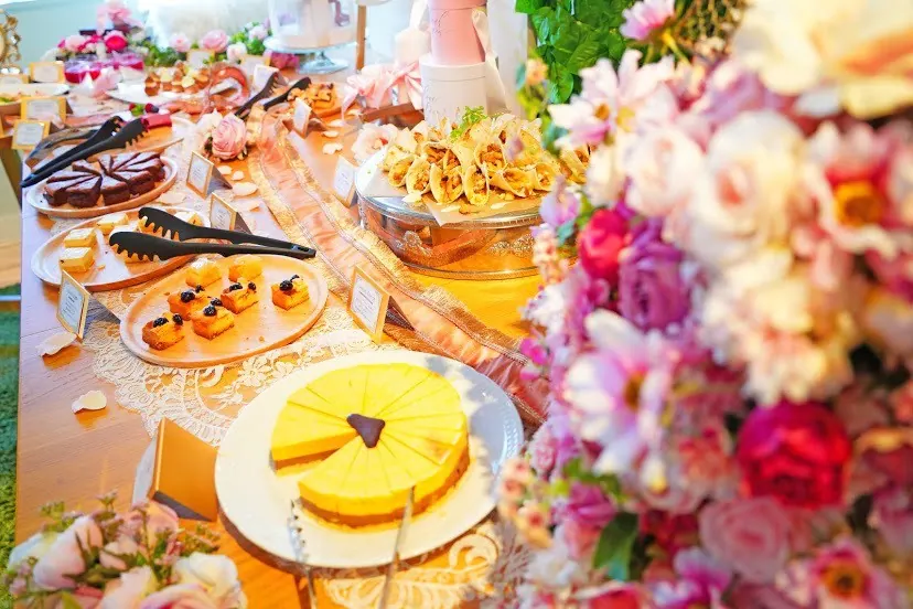 オシャレなお店でスイーツ食べ放題の“アフタヌーンビュッフェ会”を開催