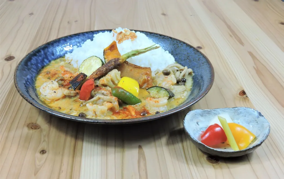 神戸に世界50ヶ国の味を!旅人夫婦のカフェ・ダイニングがテイクアウト始めたワケ。