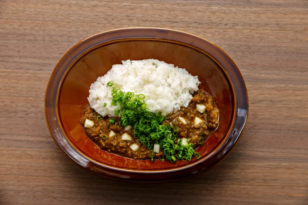 ファインカカオカレー｜出汁のうま味がたっぷり！和風キーマカレーが新登場！の画像1