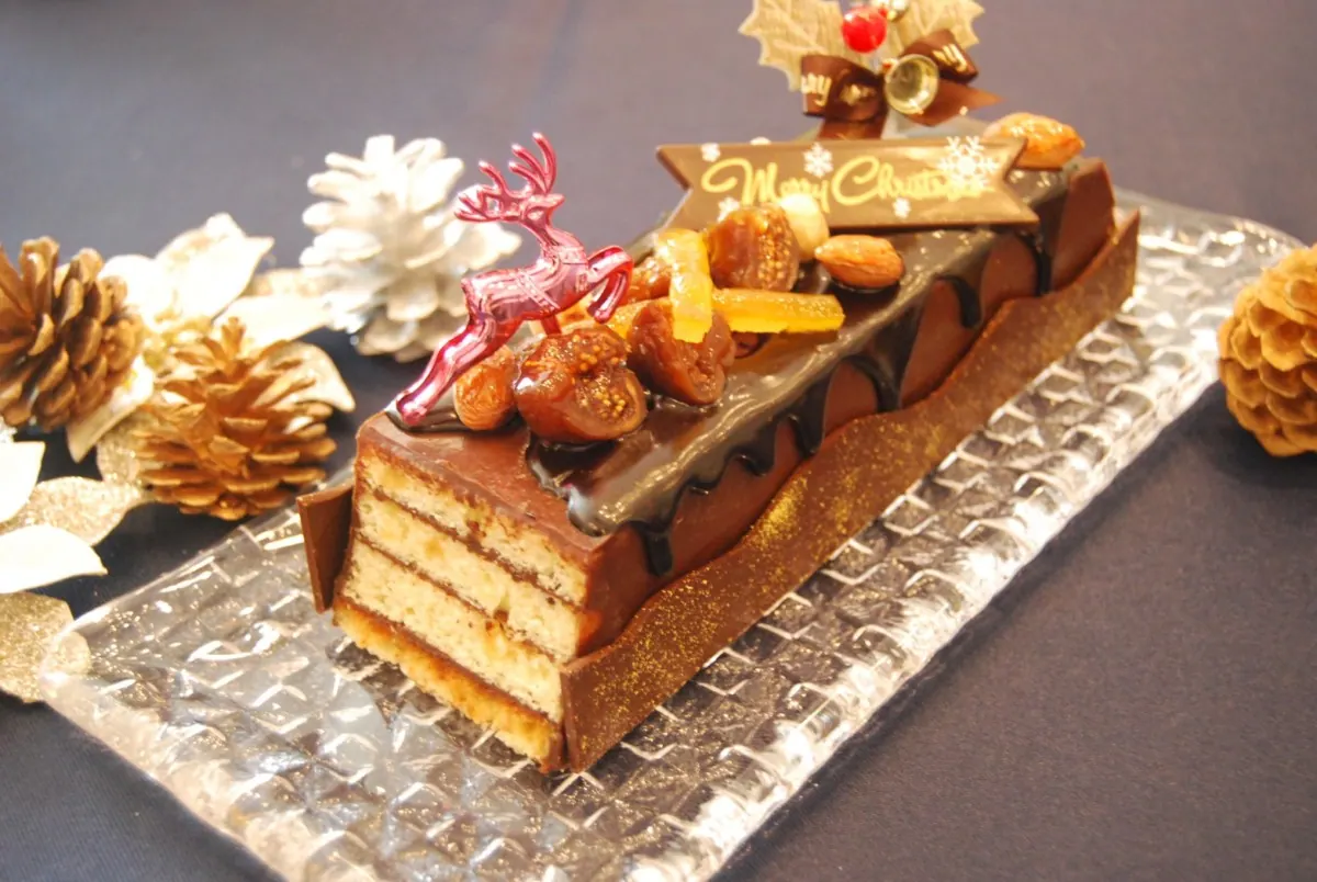 贅沢でカワイイ、高級クリスマスケーキが誕生！ペルテスイーツの画像4