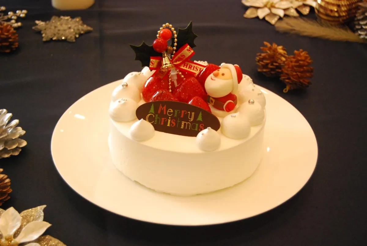 贅沢でカワイイ、高級クリスマスケーキが誕生！ペルテスイーツの画像2
