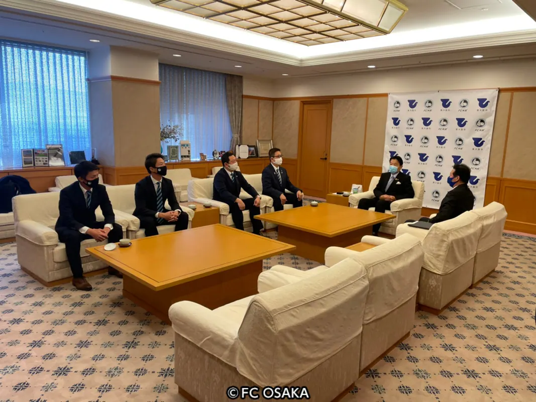 FC大阪ホームタウン東大阪市へ、今シーズン終了を報告！の画像2