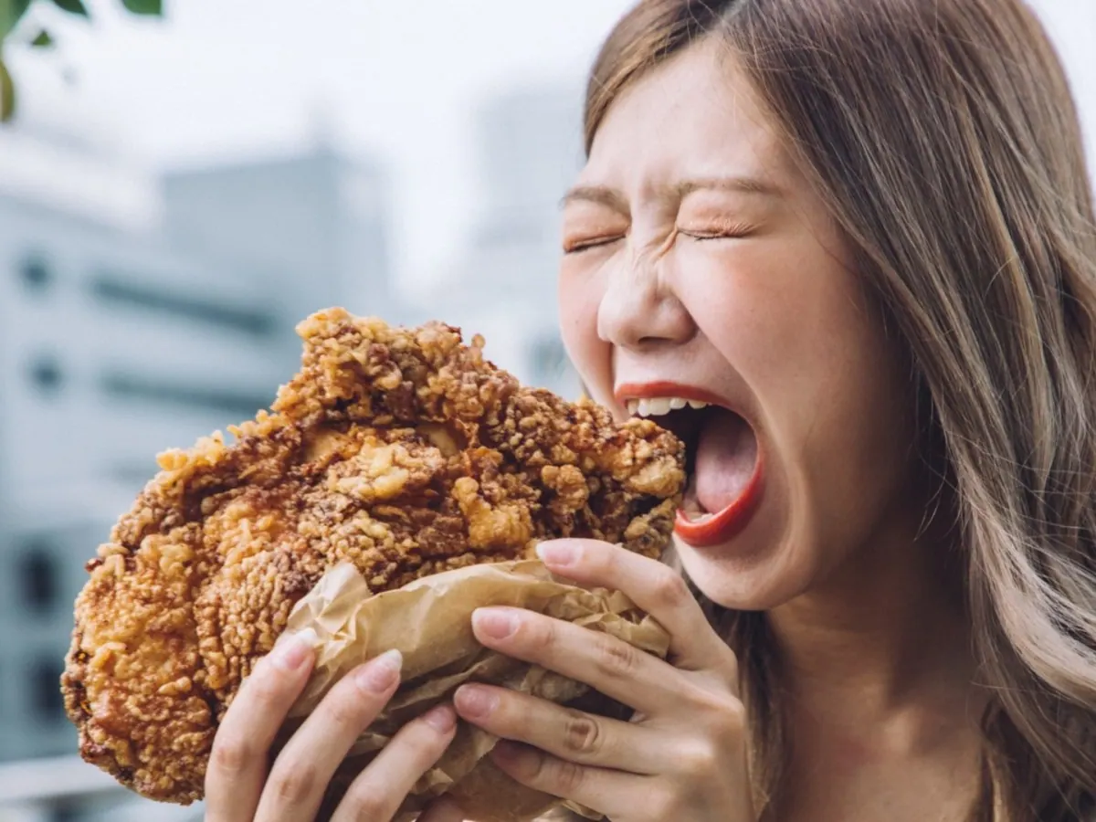 デカウマ！巨大唐揚げ『ヤンニョムジーパイ』が大阪アメリカ村に登場！