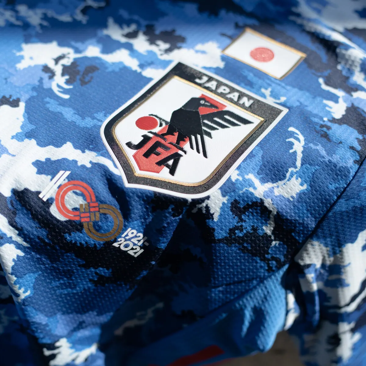 日本サッカー協会、創立100周年記念代表ユニフォームが登場!