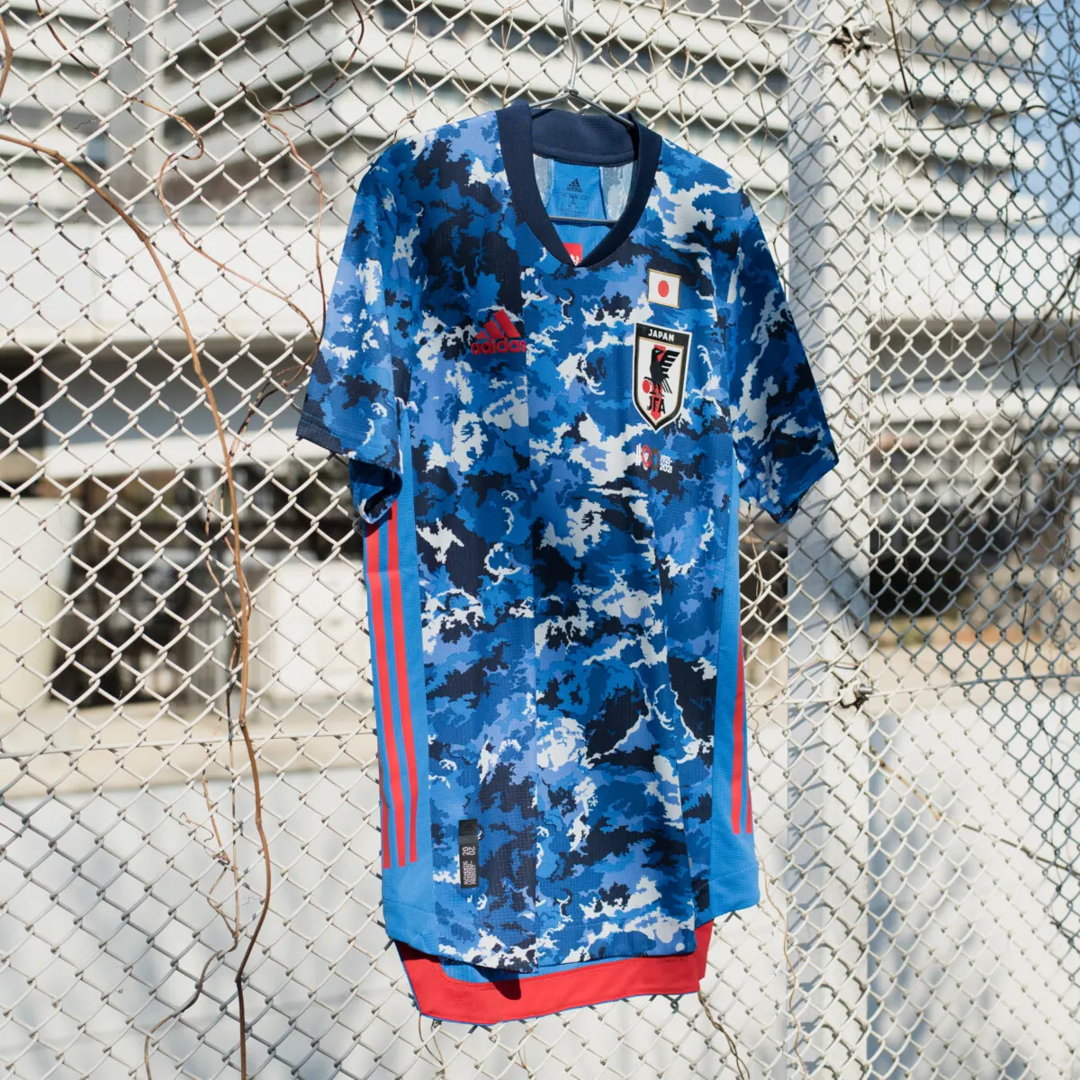 日本サッカー協会、創立100周年記念代表ユニフォームが登場！の画像3