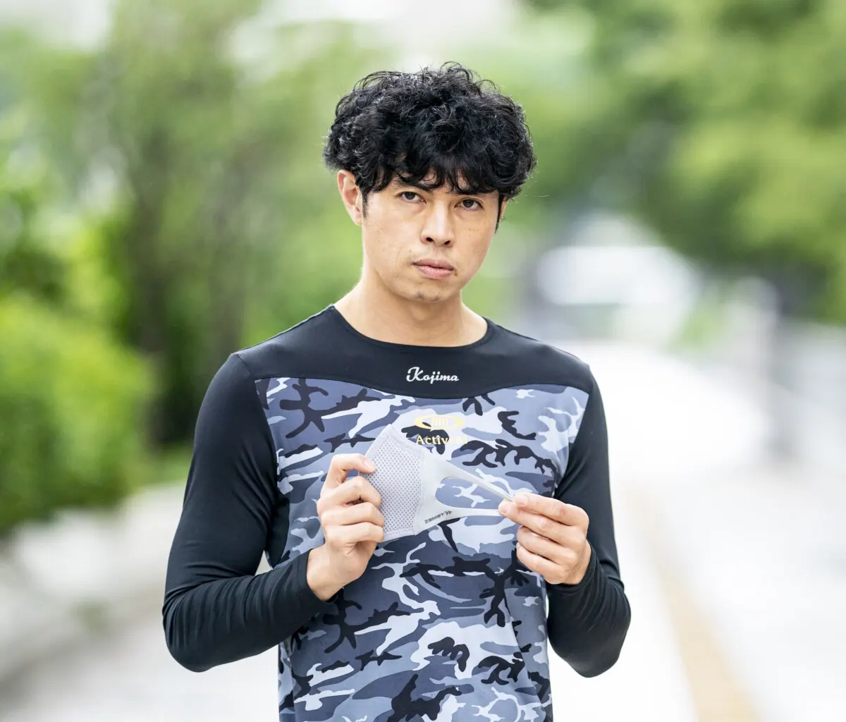 小島よしお、ランニングでZAMSTマウスカバーを着けるワケ「呼吸をしやすくてカッコイイ」（前編）