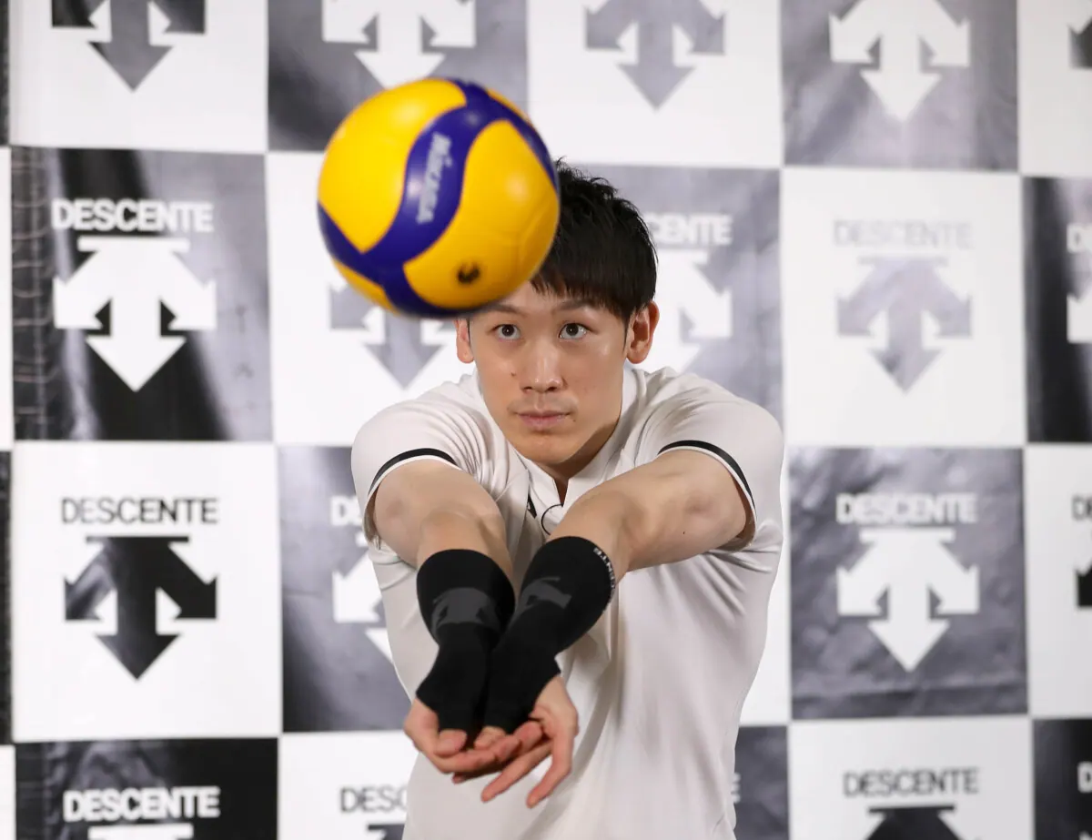 石川祐希、デサントとリストサポーターを共同開発したワケ「腕の痛みを解決するため」