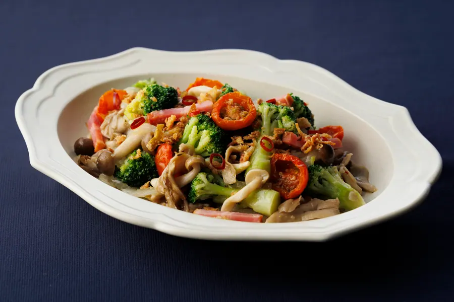 【サラダショップ｜Salad Cafe】ボジョレー・ヌーヴォー解禁に向けて！食卓華やぐ大人のサラダ2品を新発売