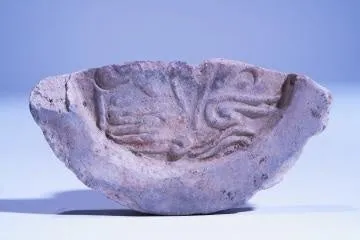 姫路城城下町跡から出土した金箔瓦