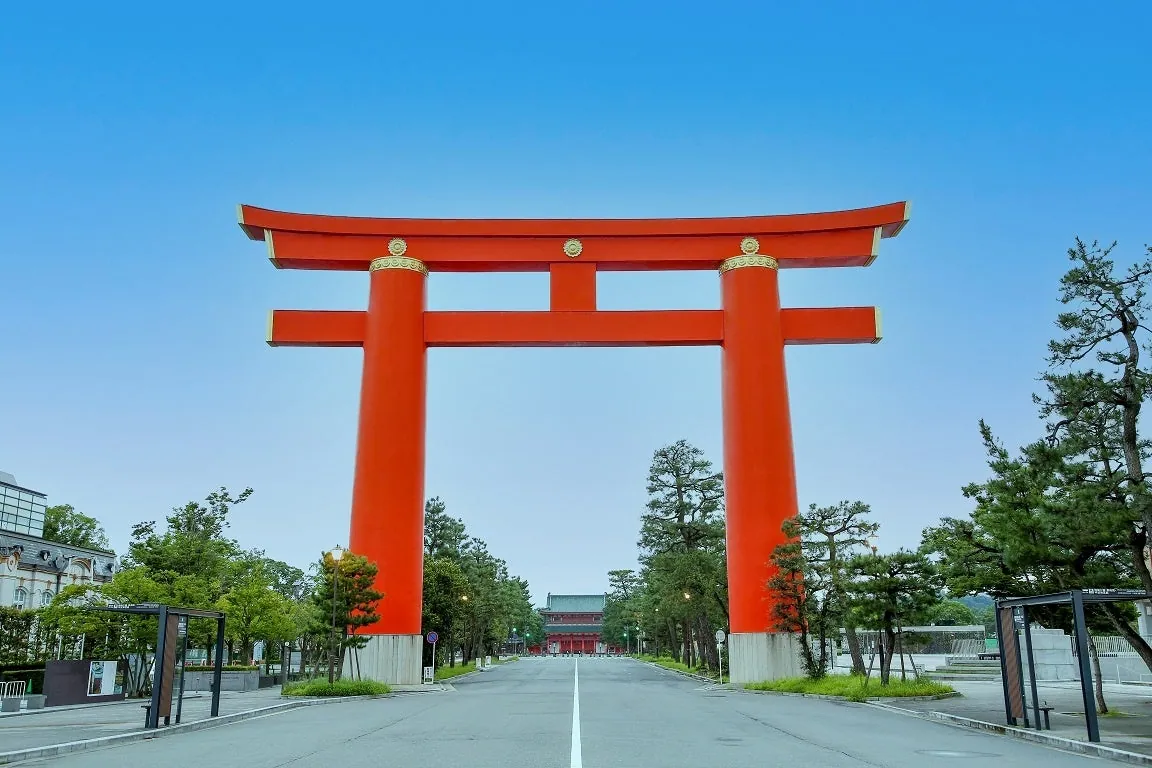 京都駅から平安神宮まで、街が「字幕」でつながる3日間。「世界に字幕を添える展 in 京都」10月17日開幕