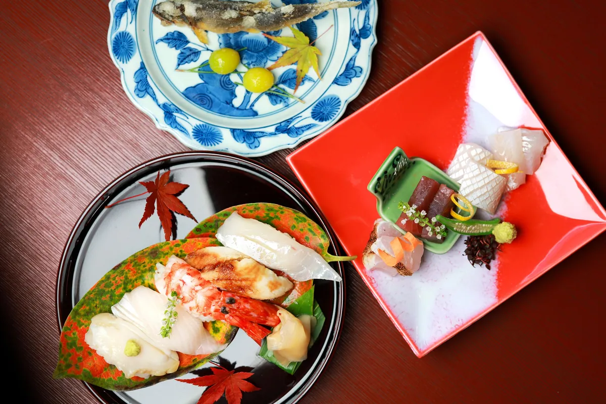 Autumn kaiseki and Yodogawa fireworks from a rooftop — a one-night tasting at Nishida Building in Osaka Nakatsu on Oct 17