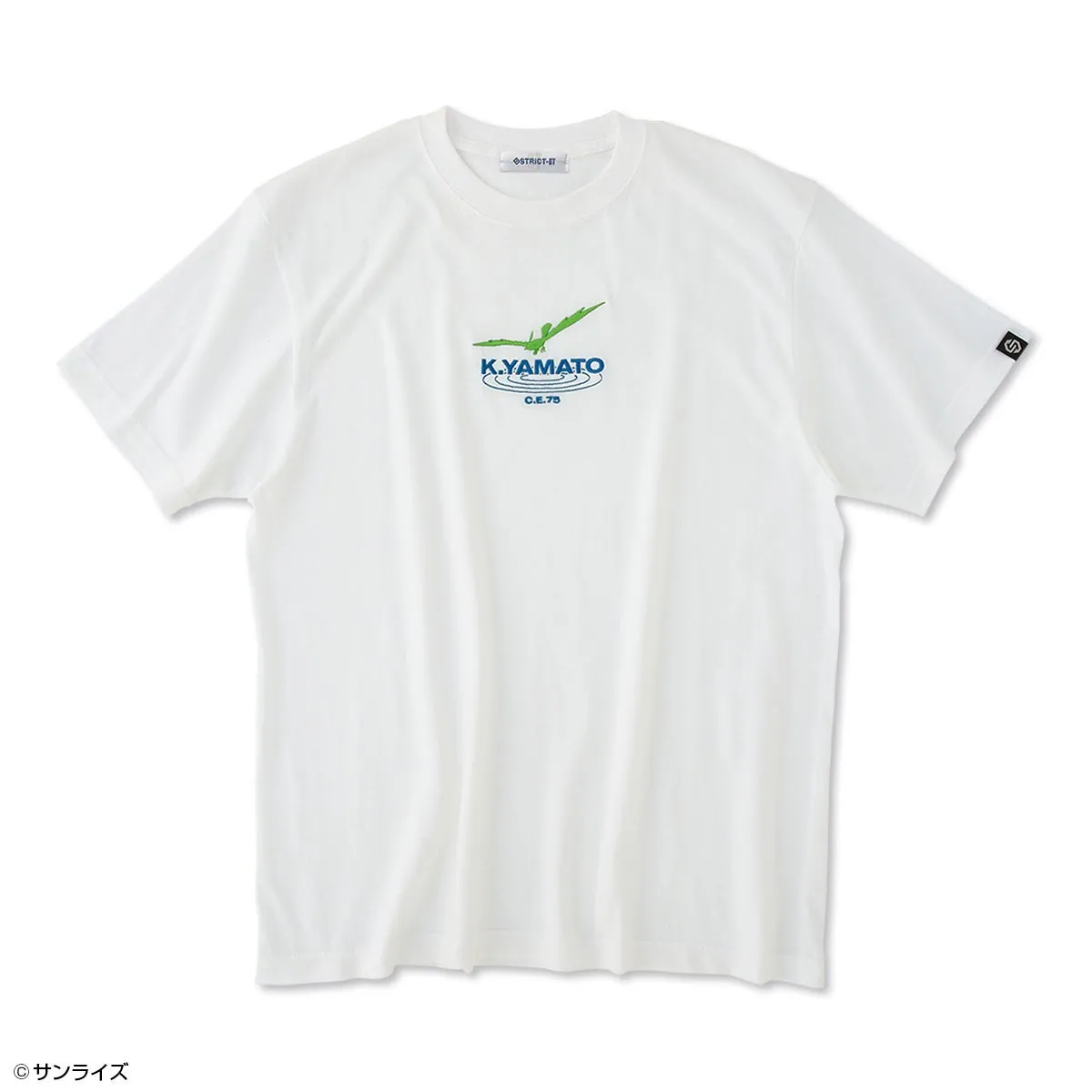 K.YAMATOの刺繍が胸にあしらわれた白いTシャツ
