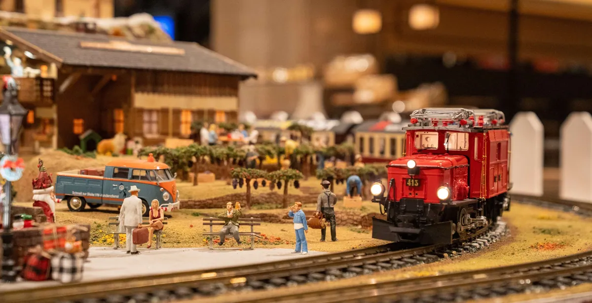 Christmas arrives at Hilton Osaka — free “Hilton Christmas Train” diorama returns Nov 21, plus gift-box afternoon tea