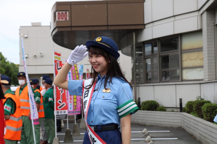日本一美しい女子大生〟の長澤佳凜、大津警察一日署長に就任！ | EeNa